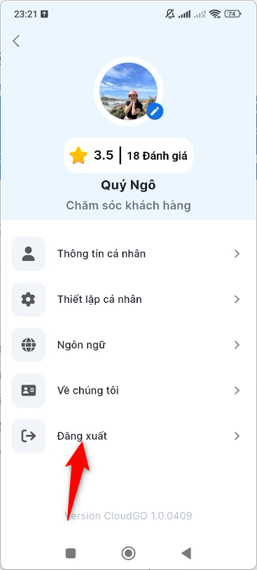 Chọn mục Đăng xuất trong menu tài khoản