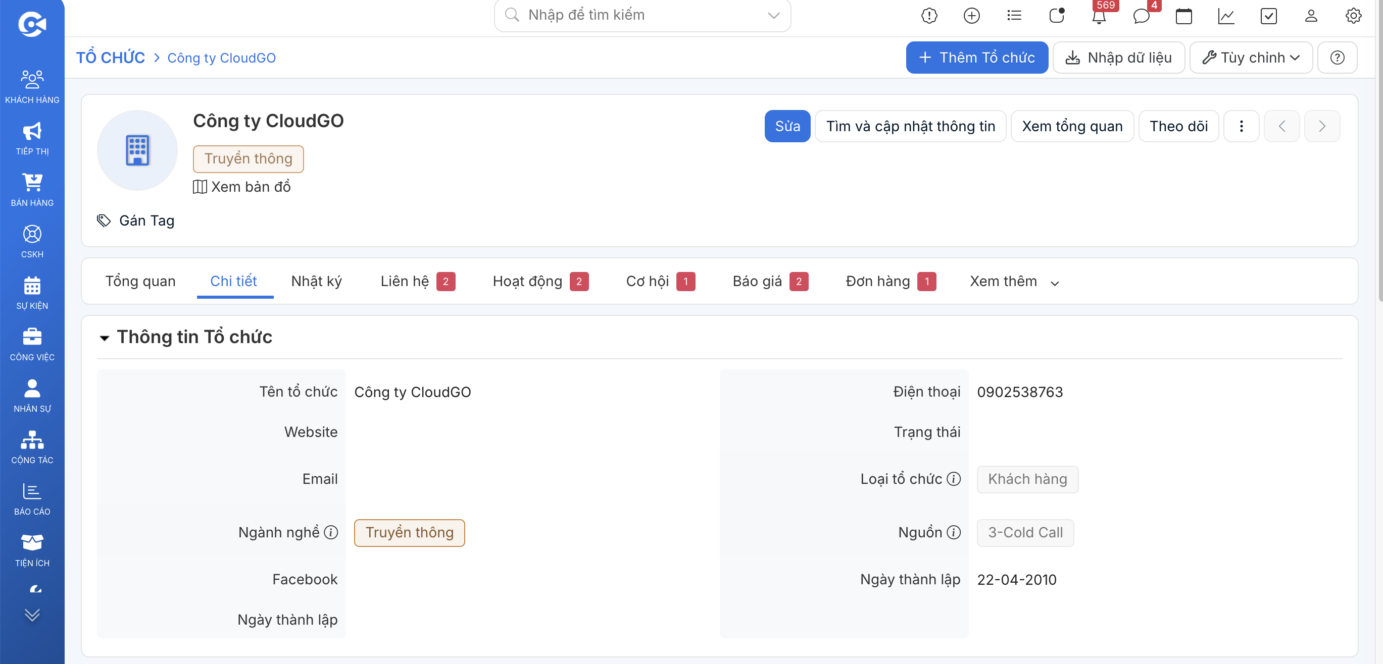 Màn hình chi tiết một bản ghi Người liên hệ với đầy đủ các thành phần: tiêu đề, thao tác hỗ trợ và các tab thông tin